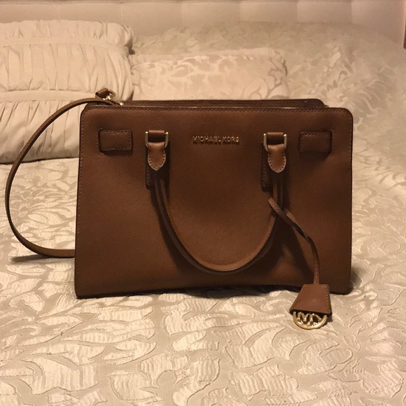 lord and taylor michael kors bags